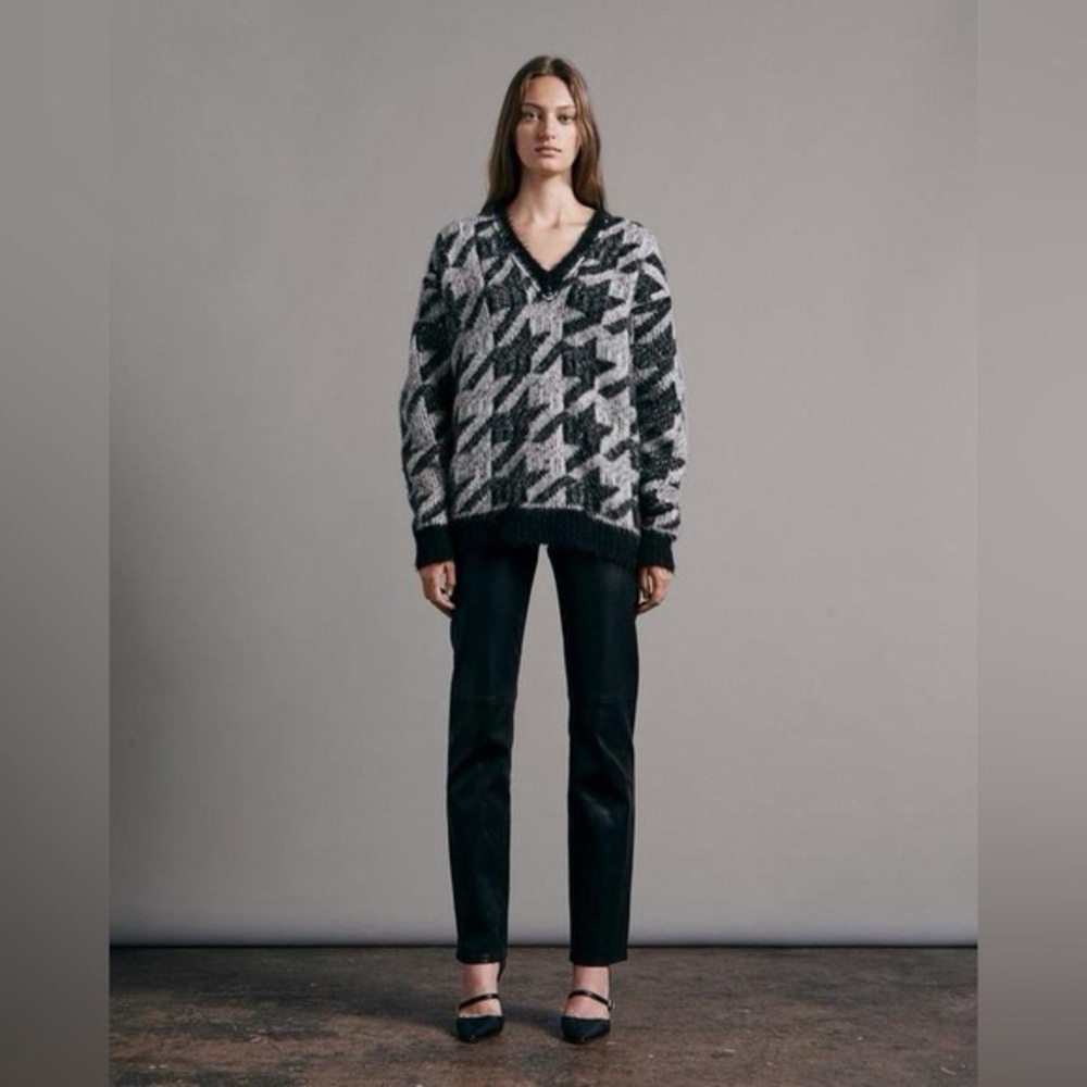 RAG & BONE 
Houndstooth Jacquard-Knit Sweater